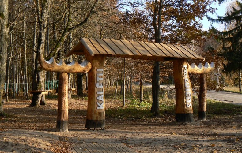 Kalētu-meža parks-Priekule