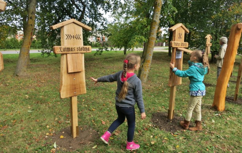 Cognitive and sensory trail “Visiting the beech”