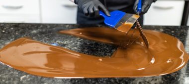 Chocolate factory R CHOCOLATE