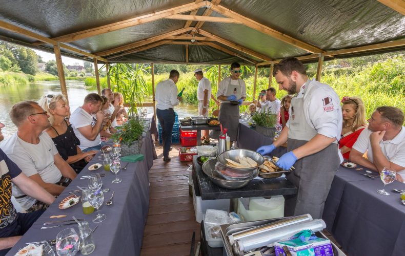 Sabiles motorizētais plosts1