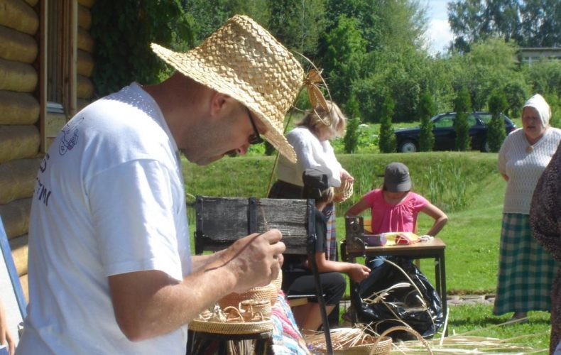 Višķi-amatnieku-ciems-grebezs1