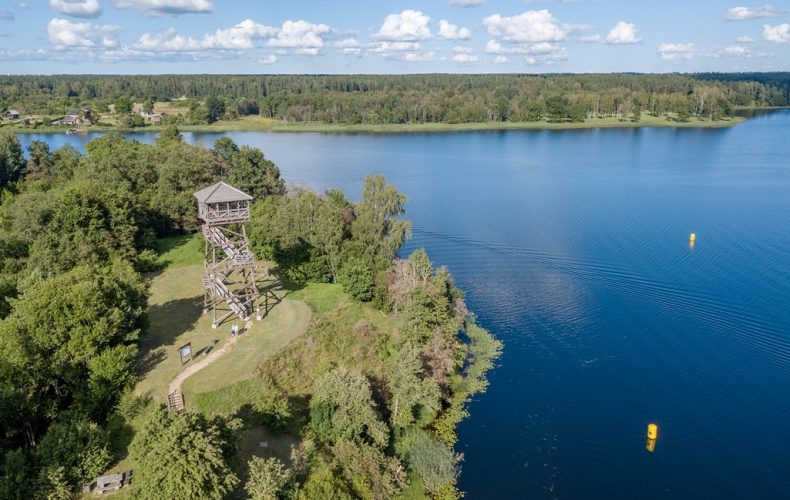 Cieceres ezera skatu tornis