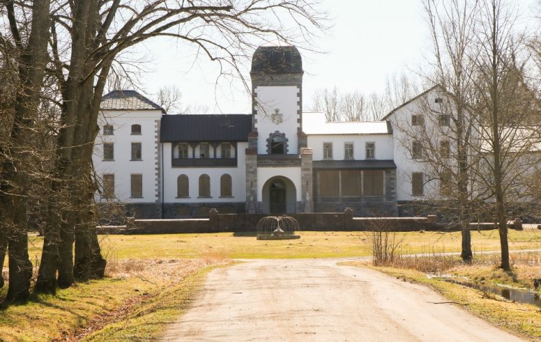 New Dulbene Manor