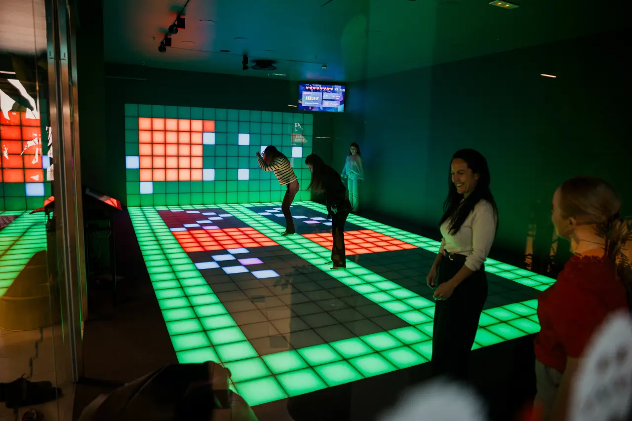 Idea for a class trip: an adventure in the new GUNSnLASERS amusement park in Galerija Centrs