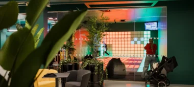 GUNSnLASERS karaoke rooms