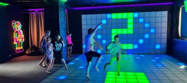 Autumn class trip to GUNSnLASERS – an adventure that brings the whole class closer together