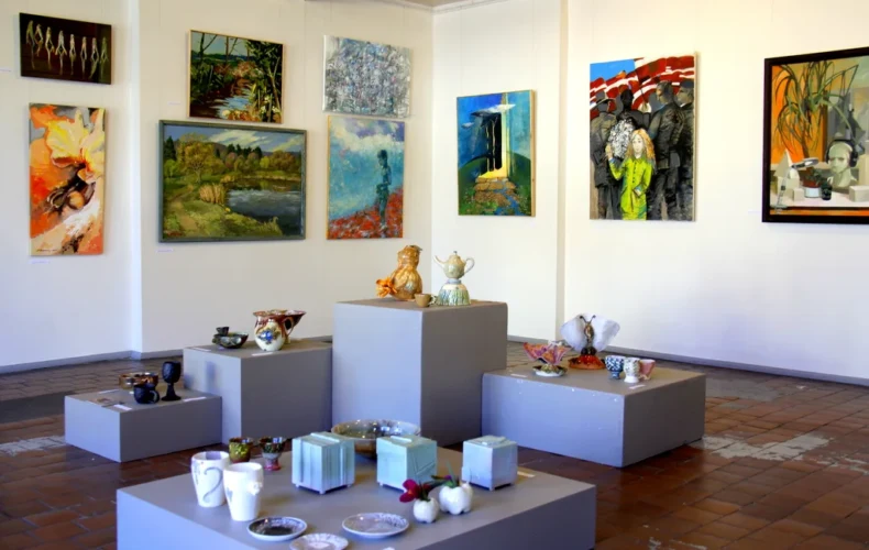 art-gallery-door-003